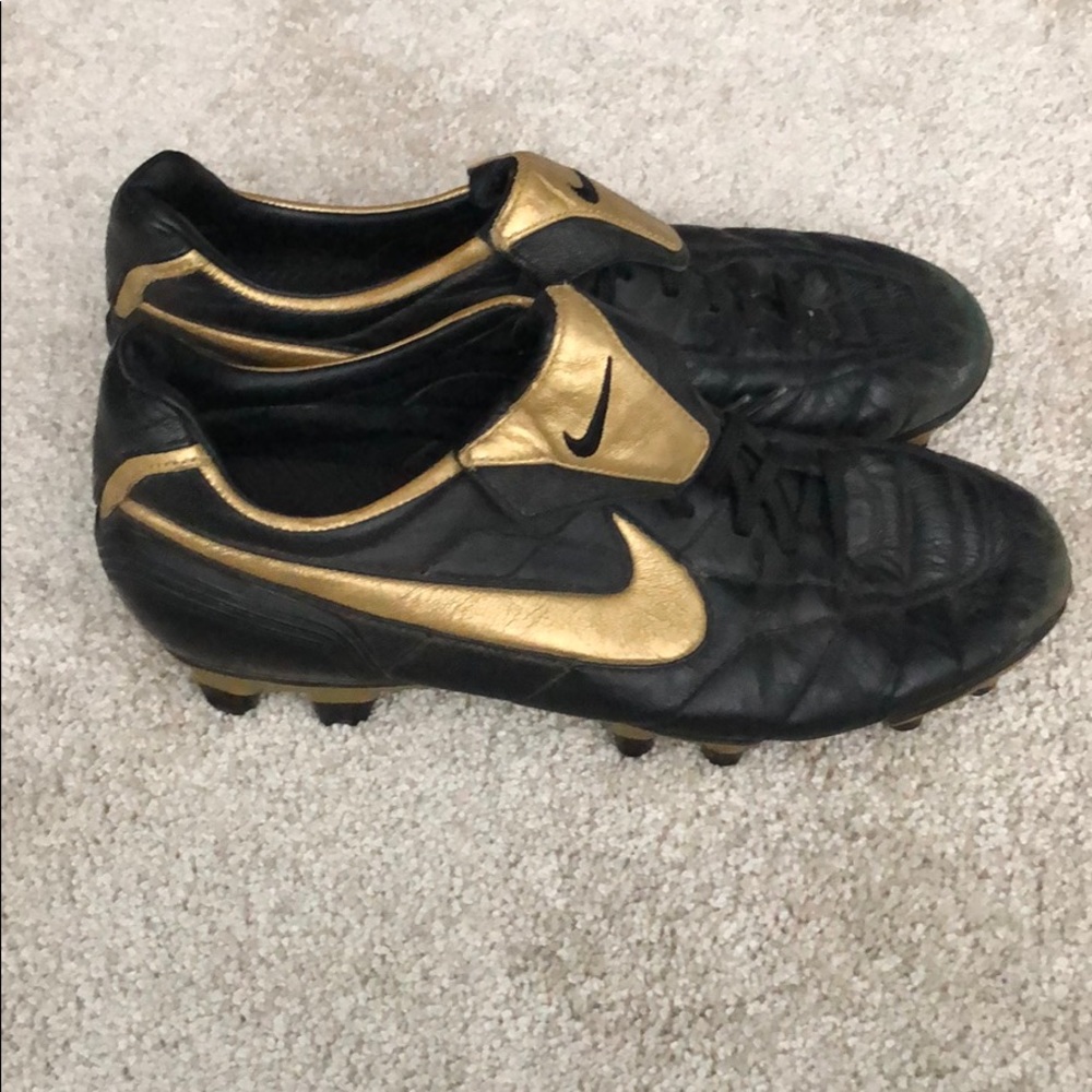 Black and gold Nike zoom air cleats- size 7.5